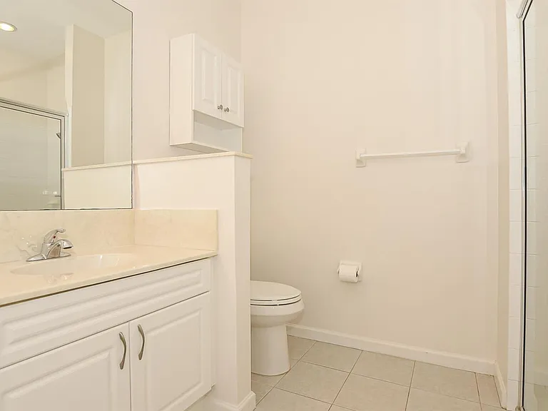 649 NE Bent Paddle Ln — Photo 25