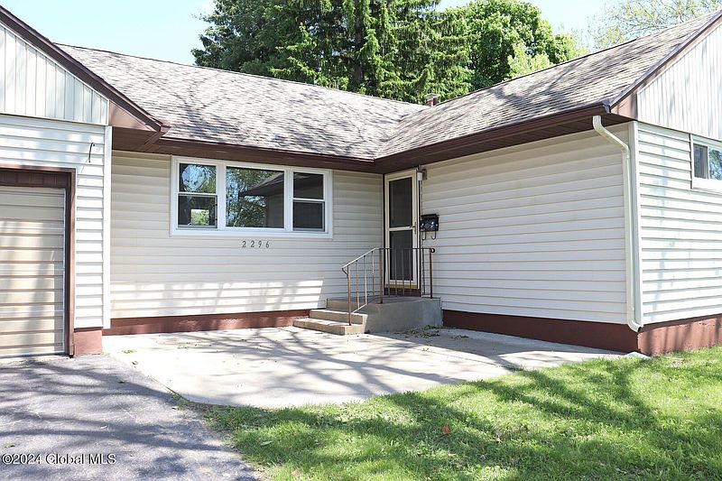 2nd image of 2296 Nelson Drive