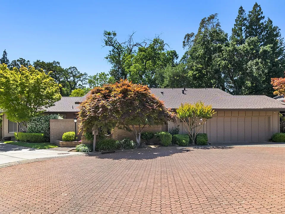 2800 Calle Vista Way