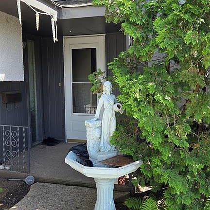 2nd image of 1195 13th AVENUE SW
