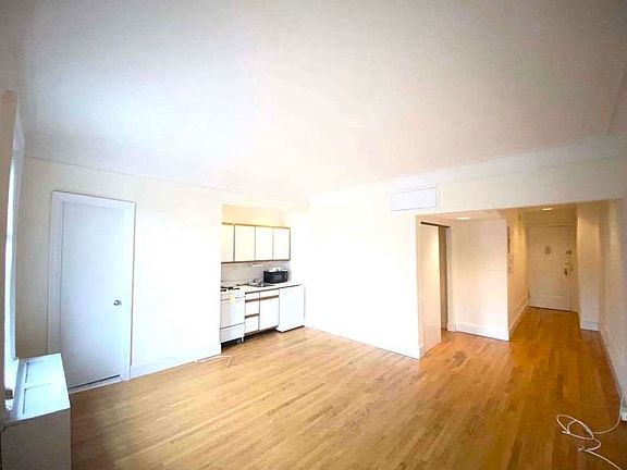 5th image of 146 W 79th St #C6