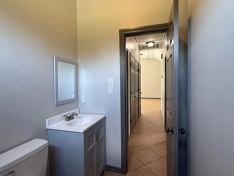1014 One Oak Chase Rd #16 — Photo 14