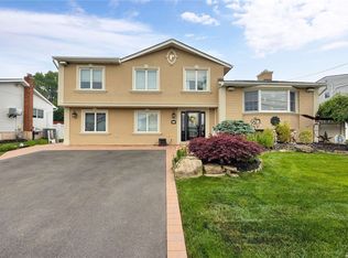 113 Division Ave, Massapequa, NY 11758