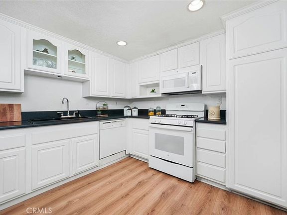 5th image of 24208 Sylvan Glen Rd Unit A