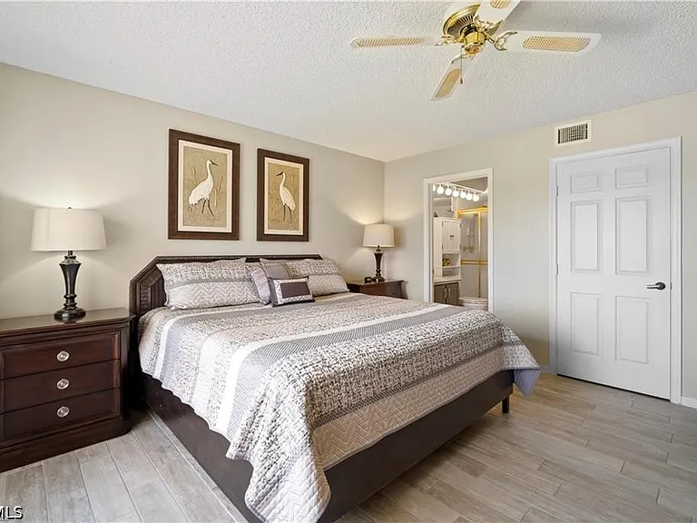 7430 Lake Breeze Dr #402 — Photo 8