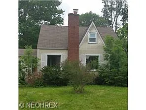 171 S Main St photo 1