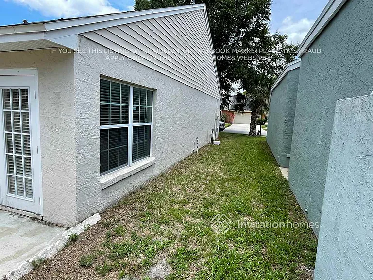 829 W Charing Cross Cir — Photo 12