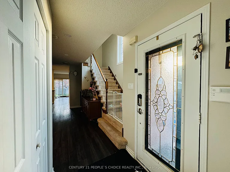 6026 Clover Ridge Cres — Photo 6