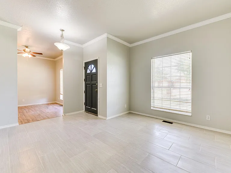 1829 Courtney Ln — Photo 43