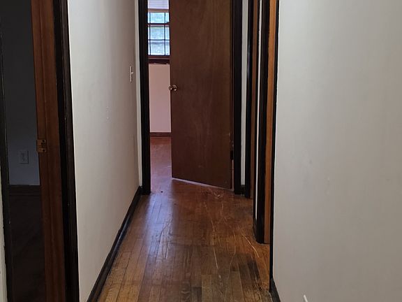 5th image of 593 Dawn Dr