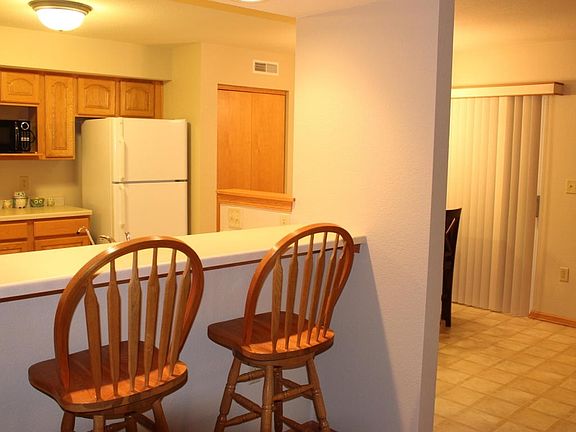 4th image of 2205 N University Dr