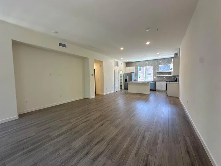 2585 Clear River Ct — Photo 6