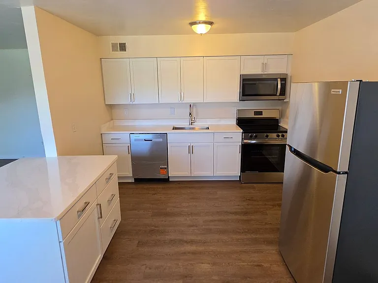 1810 Sparrow Rd — Photo 5