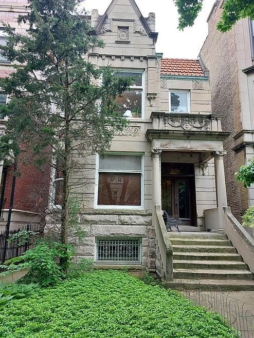 1st image of 1350 N Hoyne Ave Floor 2