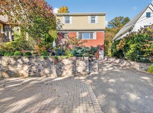 25 Avondale Rd, Yonkers, NY 10710