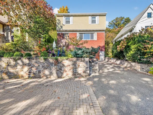 25 Avondale Road, Yonkers, NY 10710