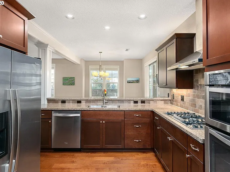 4515 Oakridge Rd — Photo 2