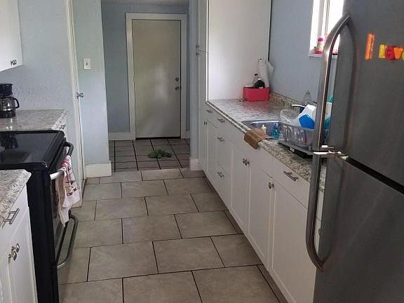 2nd image of 2855 W 10th St