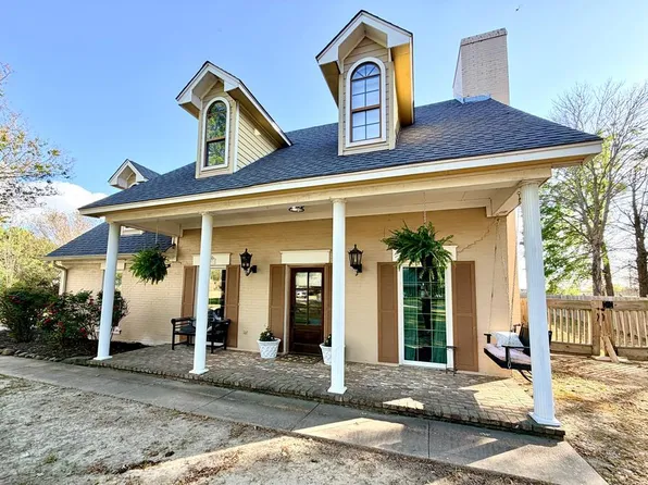 1713 Deering St, Cleveland, MS 38732