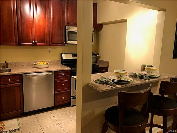 5th image of 610 Waring Ave APT 4S