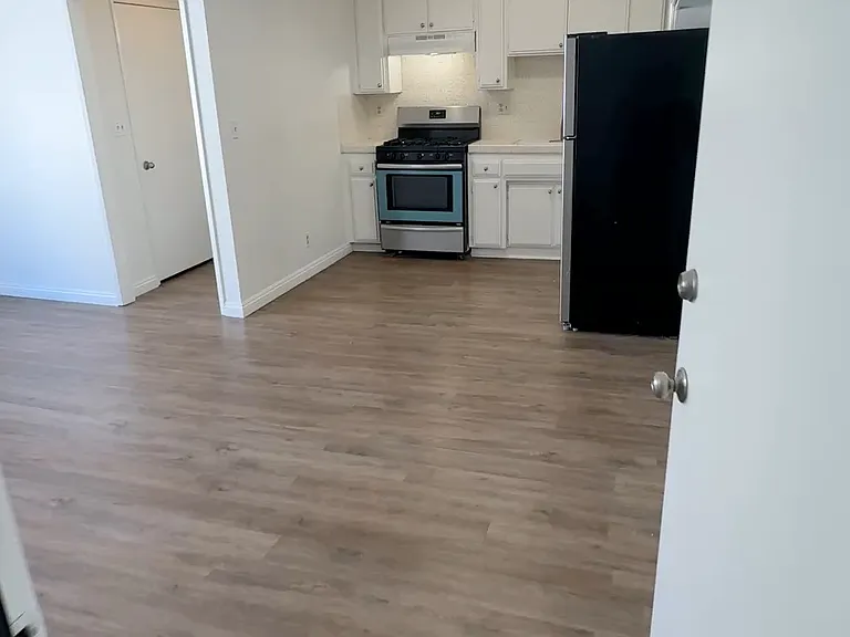 1625 Glendon Ave #6 — Photo 12
