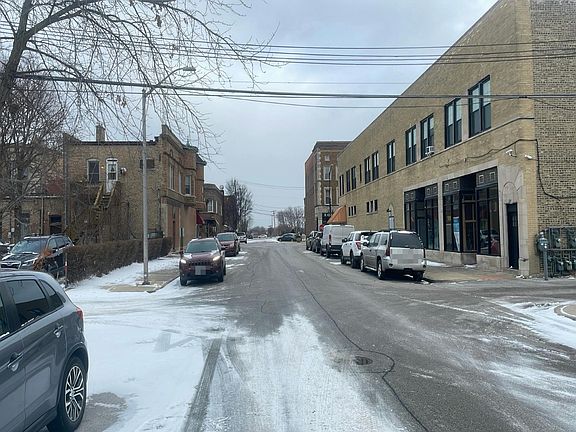 4th image of 2416 New St