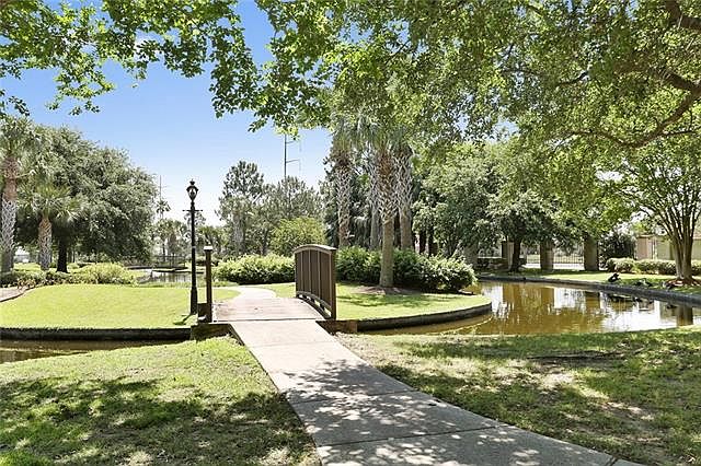 2nd image of 1 Palmetto