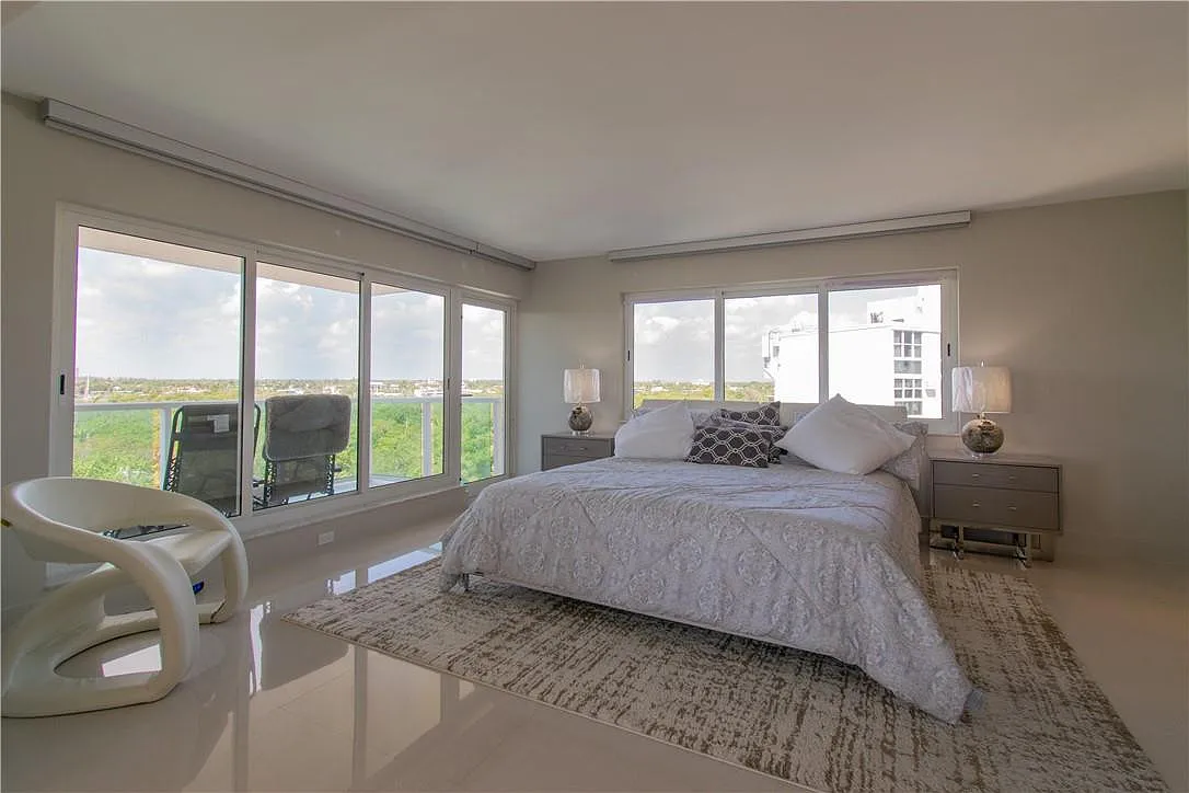 2 bed, 2.0 bath, 1700 sqft, $5,200 — Photo 4