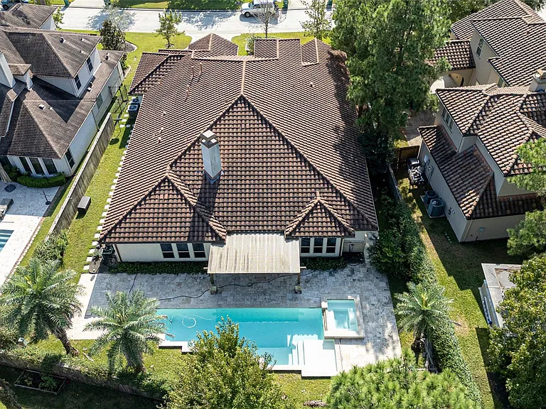 30 Freestone Stream Pl — Photo 3