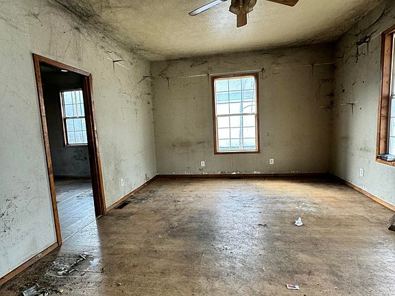 3rd image of 626 W Division Street