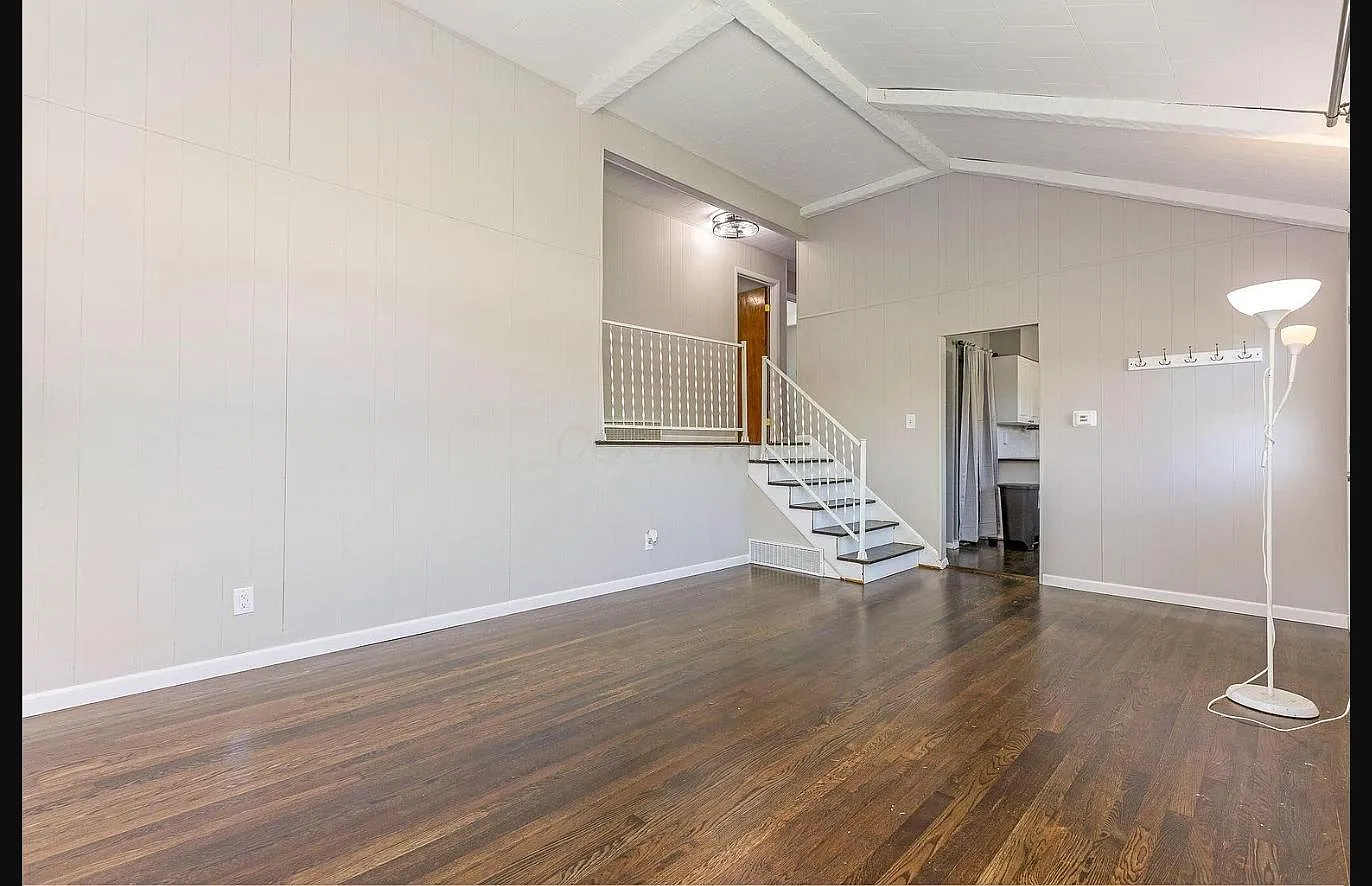 3 bed, 1438 sqft, $2,350 — Photo 2
