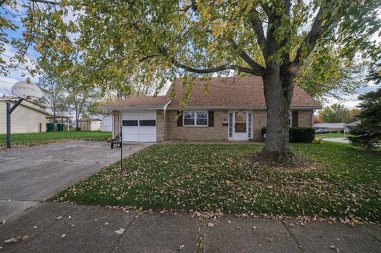 1st image of 304 Falcon Dr