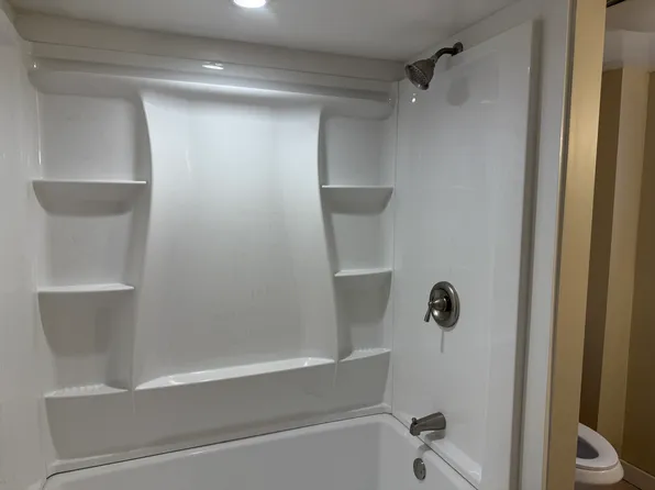 33 Church St #2, Brandon, VT 05733