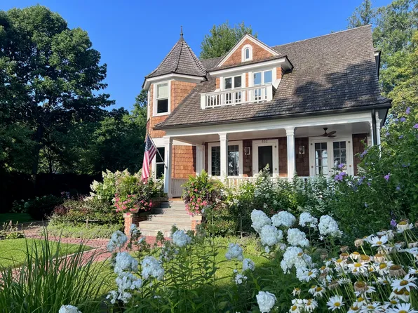 552 Sunrise Ave, Lake Bluff, IL 60044