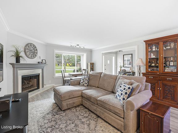 4th image of 232 Moser Rd