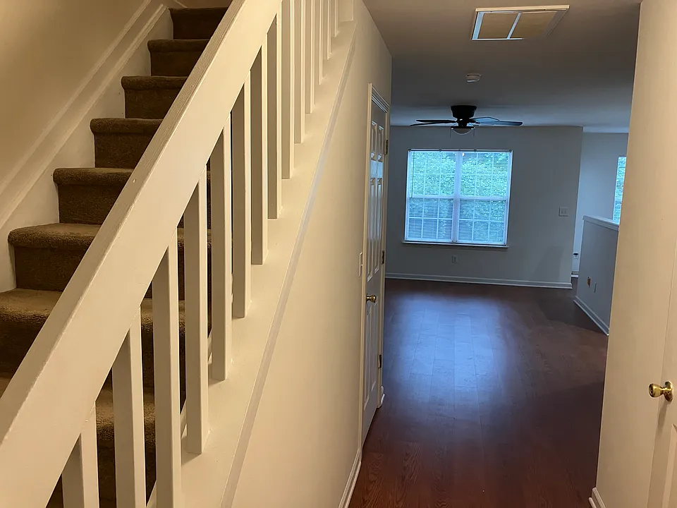 10600 Sleigh Bell Ln