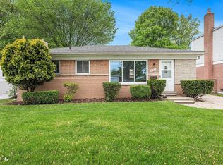 16045 Larkspur St, Roseville, MI 48066