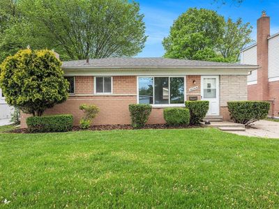 16045 Larkspur St, Roseville, MI, 48066