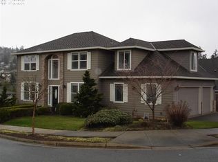 13369 SE Snowfire Dr, Happy Valley, OR 97086