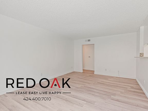 5th image of 11134 Arminta St #104
