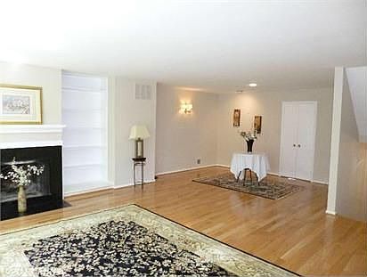 2nd image of 6915 McLean Park Manor Ct