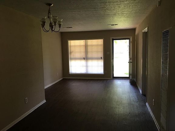 4th image of 7211 Meadowlark Ln