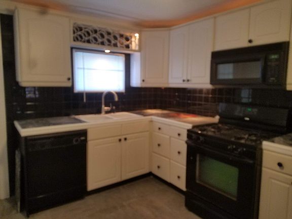 5th image of 3400 Bernardo De Galvez Ave