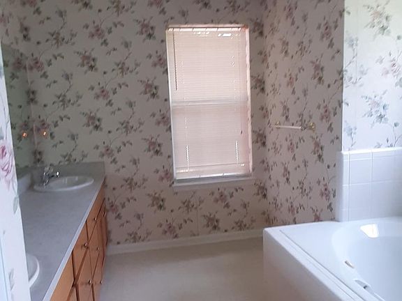 4th image of 3026 N Shannon Lakes Dr