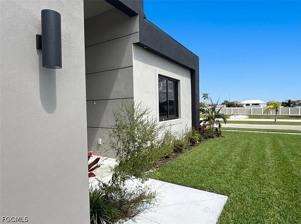 4 bed, 3.0 bath, 1904 sqft, $2,200 — Photo 3