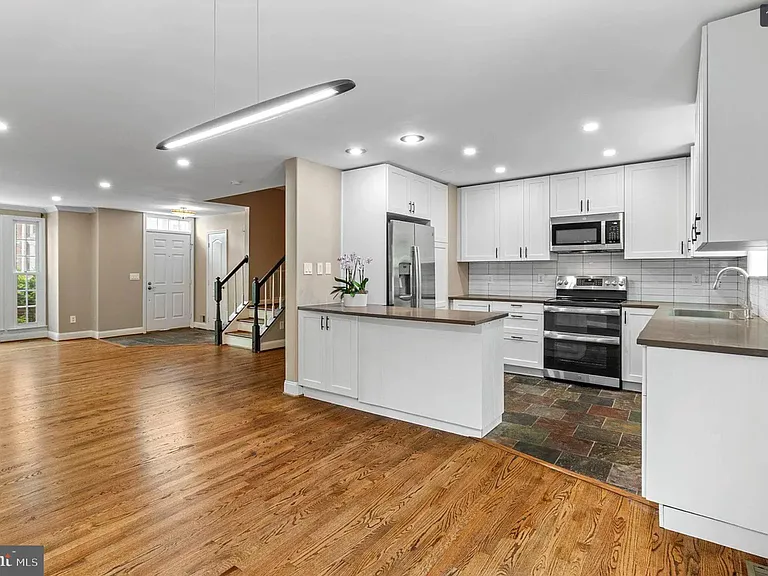 3906 Valley Ridge Dr — Photo 10