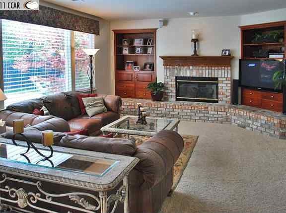 2nd image of 231 Lyon Ct