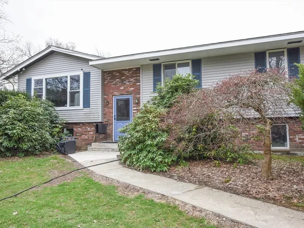 88 Frankland Rd, Ashland, MA 01721