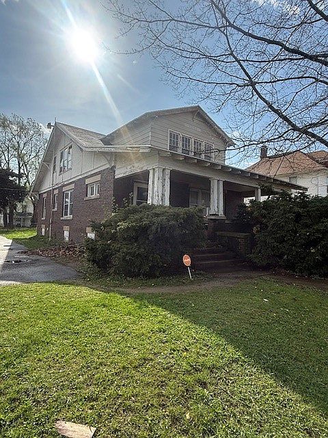 1st image of 9 S Griffin St