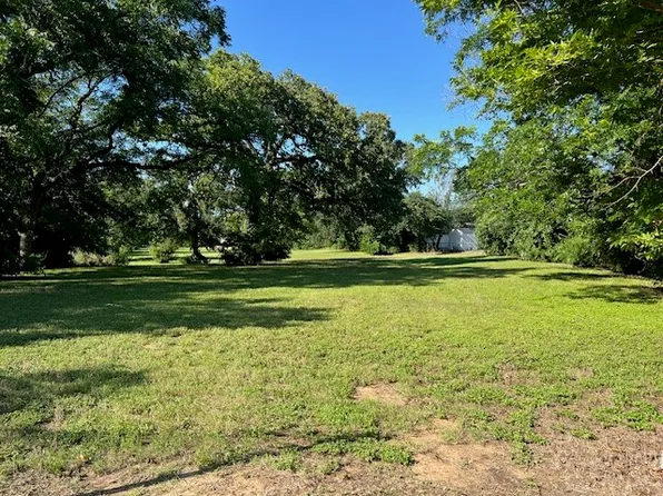 108 Oak Dr E, Hurst, TX 76053